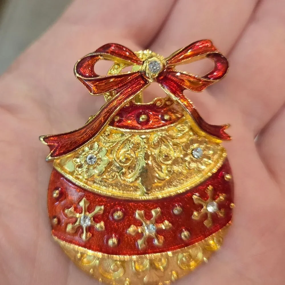 🎄🛍❤️ VINTAGE Elegant Red and Gold ORNAMENTCHRISTMAS BROOCH